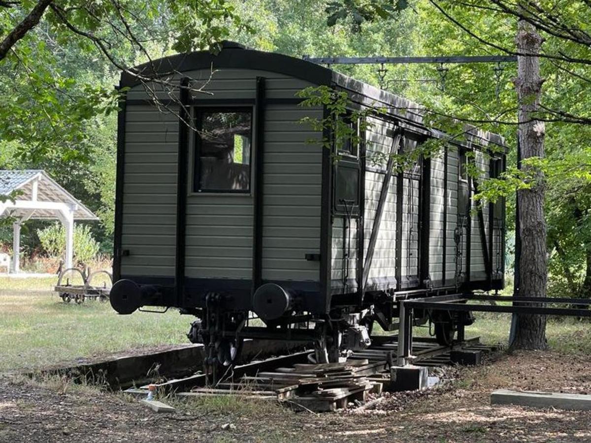 Echappee Enchantee Dans Une Ancienne Gare Au Bord De La Foret D'Orleans - Fr-1-590-268 Bed & Breakfast Combreux Exterior photo